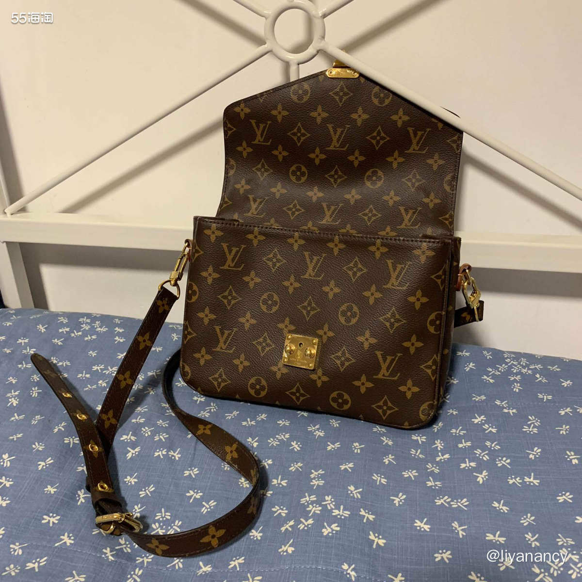 ✨lv的邮差包算是它家比较火的一款包型了，以前大表姐背过同款