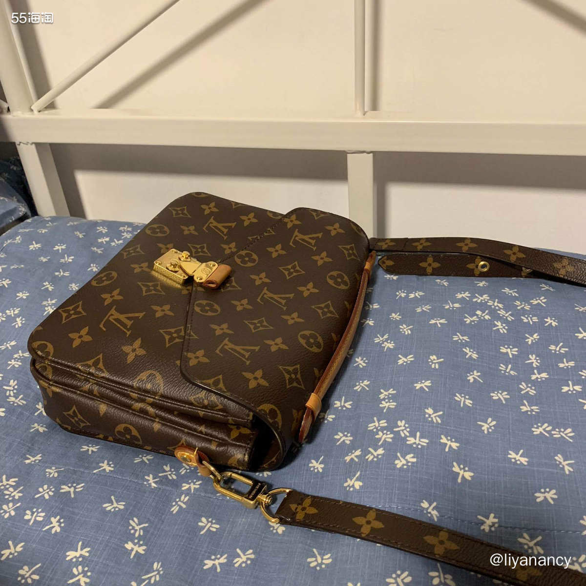 ✨lv的邮差包算是它家比较火的一款包型了，以前大表姐背过同款