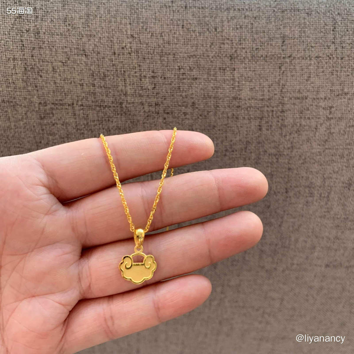 ✨晒一下我的新吊坠，周大福家的金如意吊坠，这个是2克多的小吊