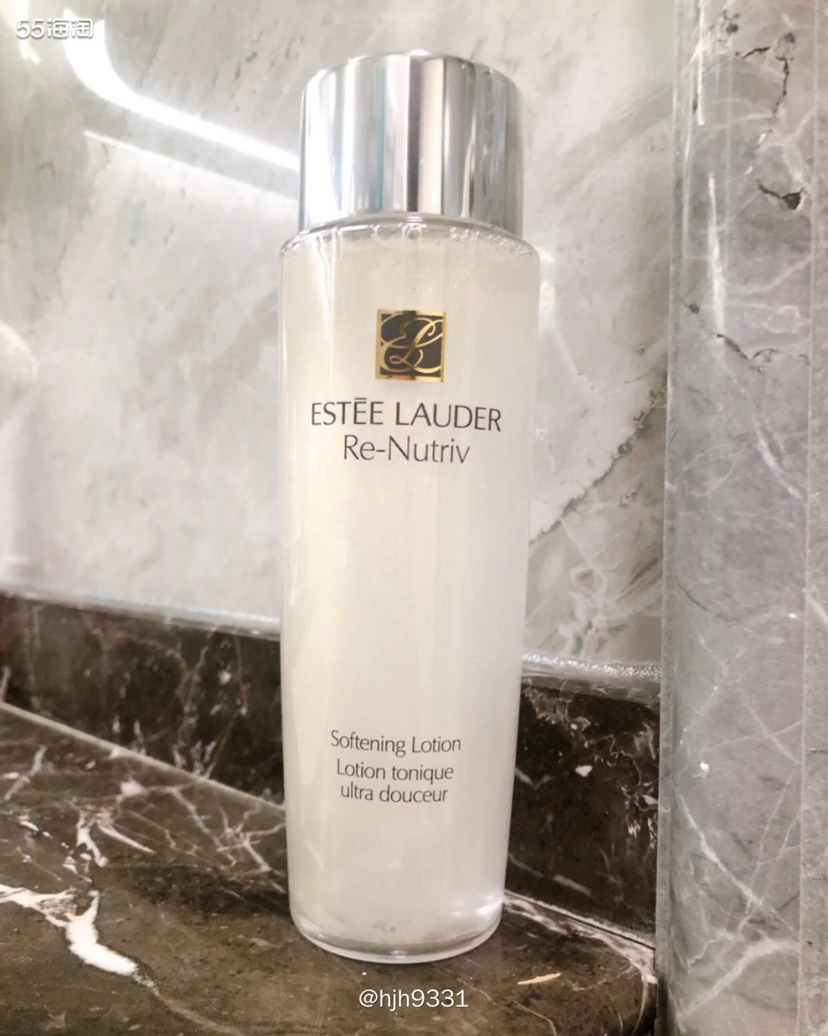 ✨雅诗兰黛白金系列产品都属于高端品质！ 白金水透明的瓶子，颜