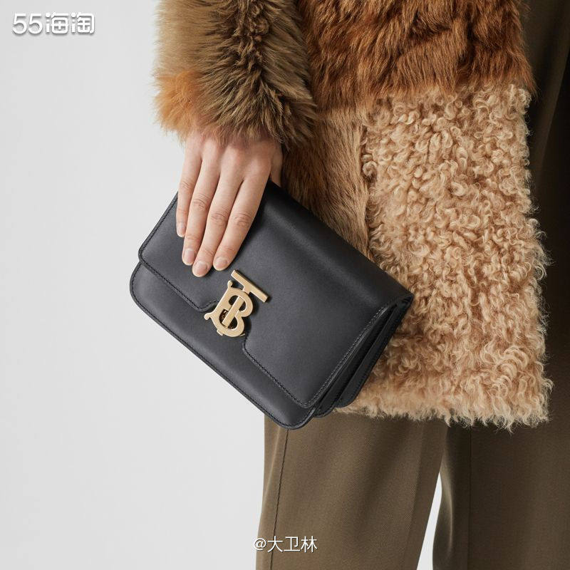 Burberry 自打换设计师后，整体设计都让人眼前一亮。T