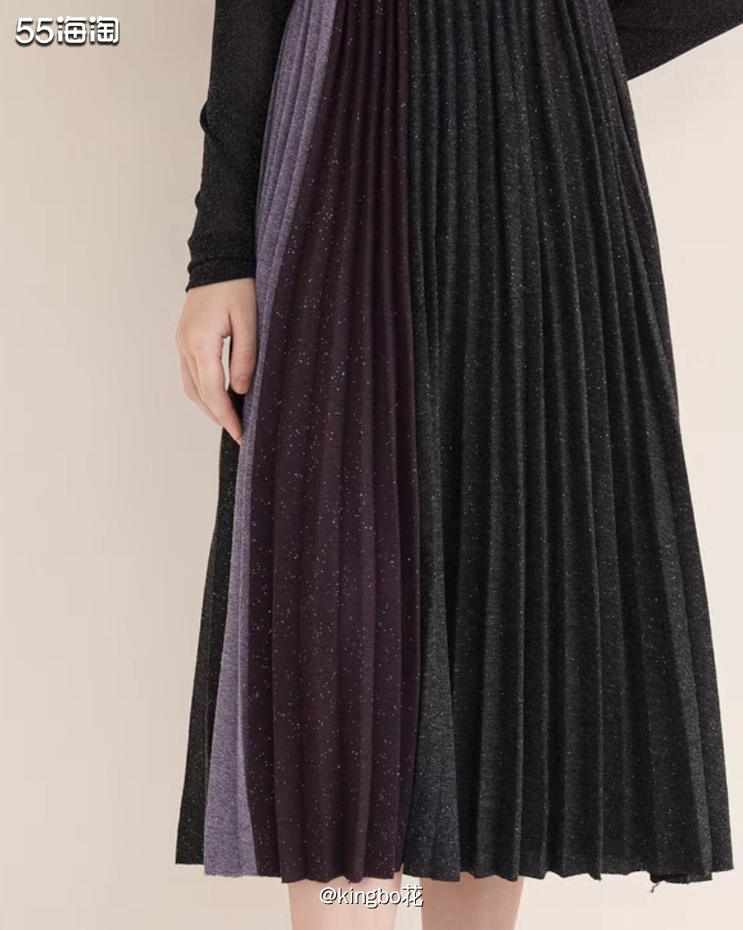 🔴今天走可爱风，一个比较减龄的毛衣搭配拼色长裙  ❤️这个