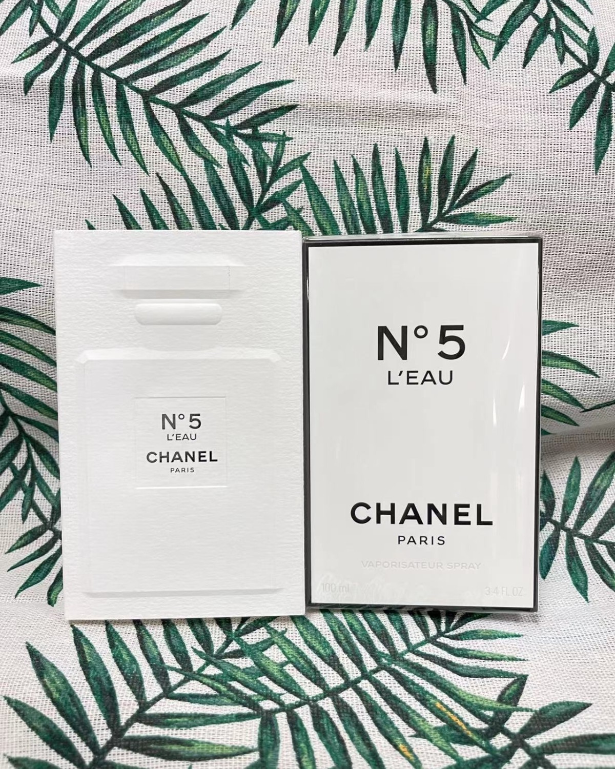 似乎每个喜欢香水的人都无法逃过chanel五号的**力，这次