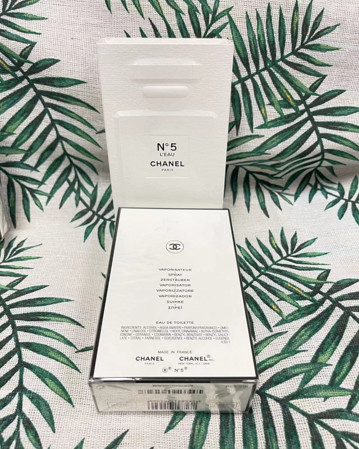似乎每个喜欢香水的人都无法逃过chanel五号的**力，这次