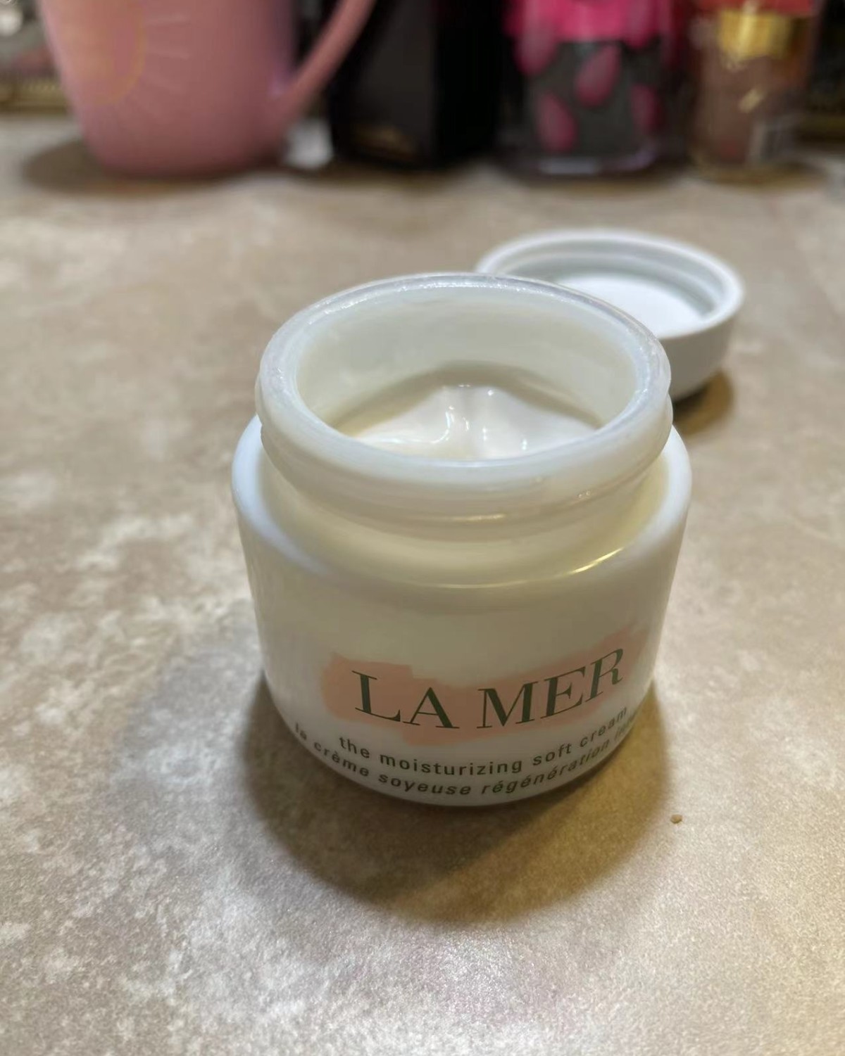 面霜感觉是每个人必备的护肤品了, LA MER 的面霜系列一