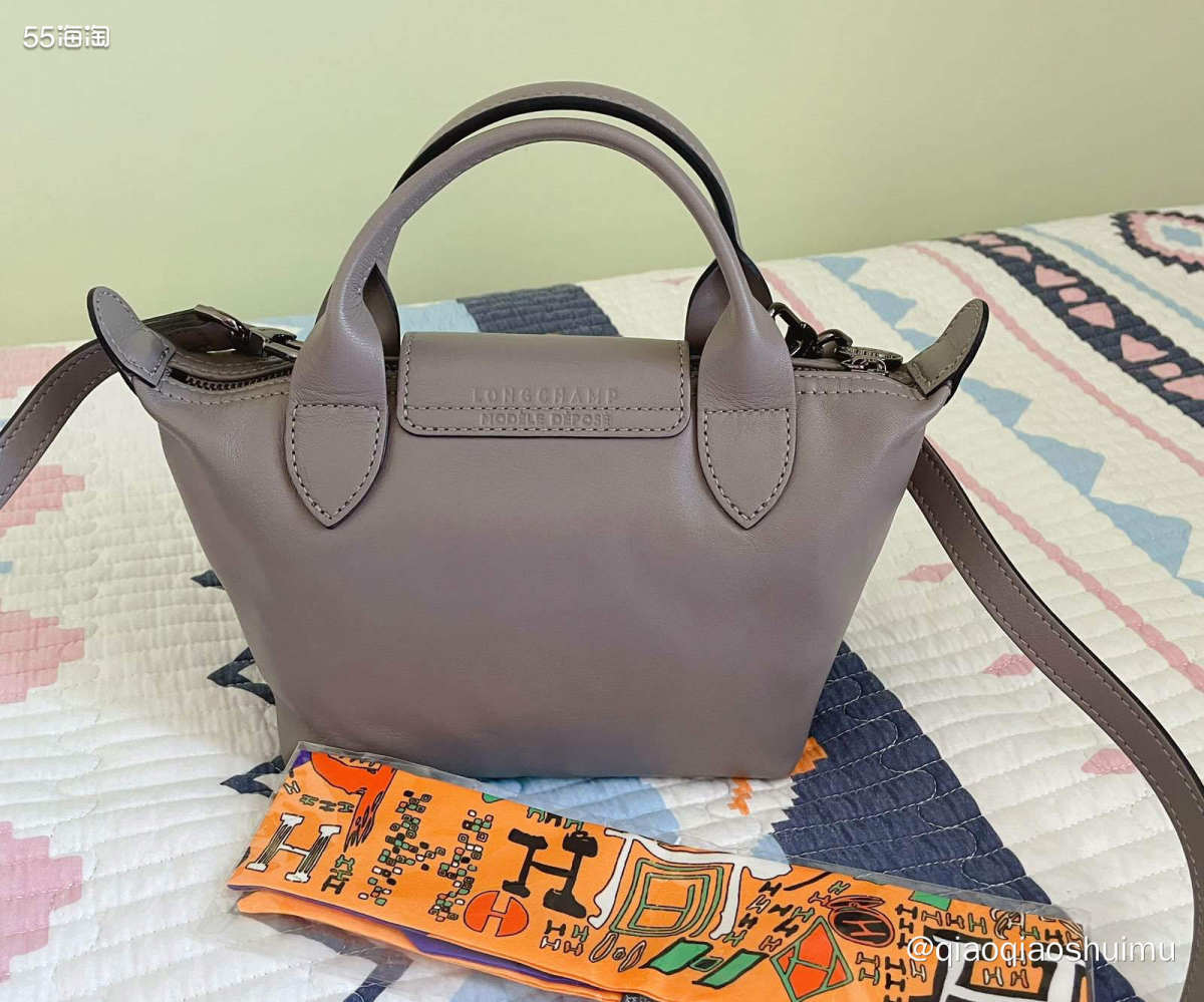 之前晒过蜜糖色，这次晒晒鸠灰～ 据说我买的这两个颜色都没货了