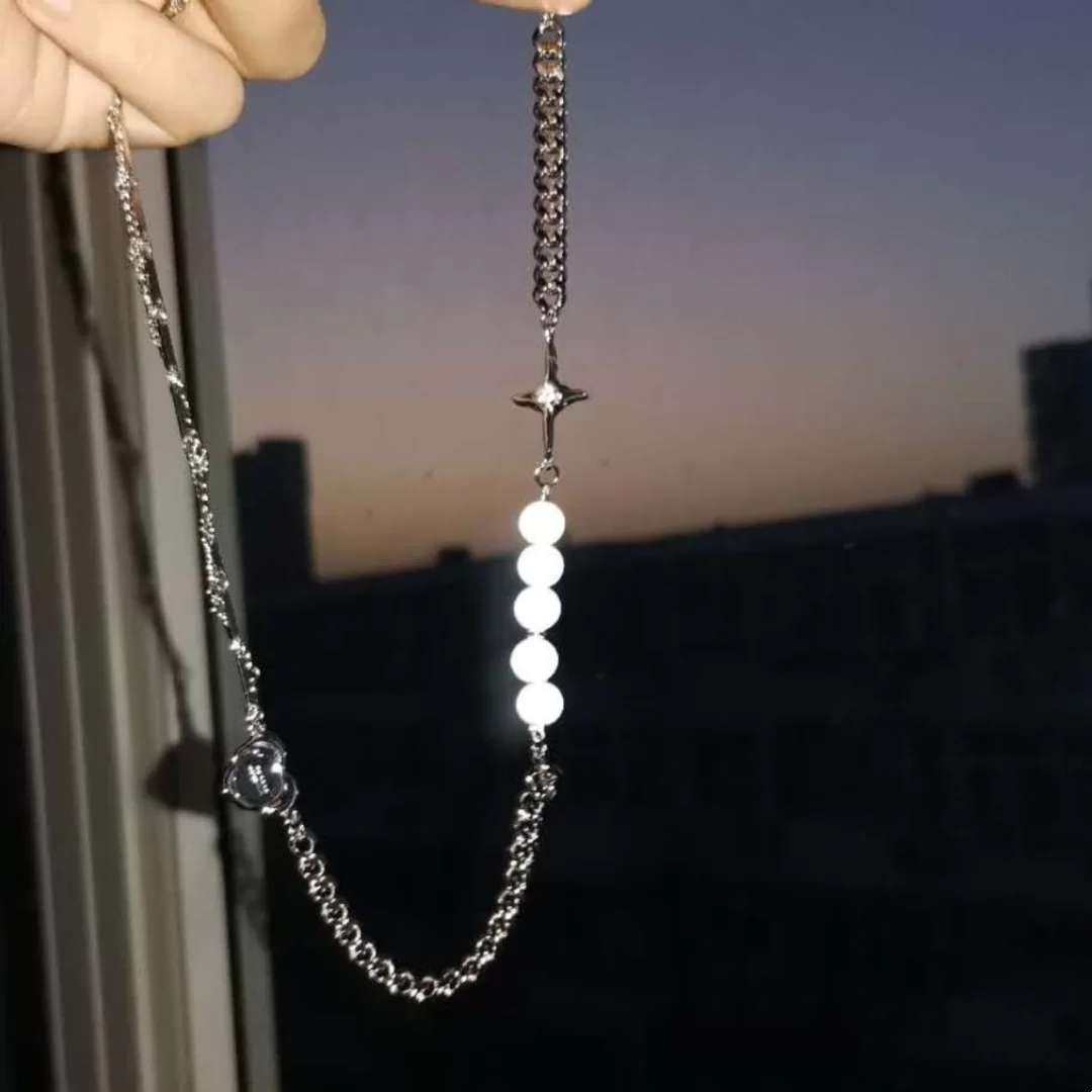 今年特别火的项链KVK项链，我忍**剁手了一个，400多，送