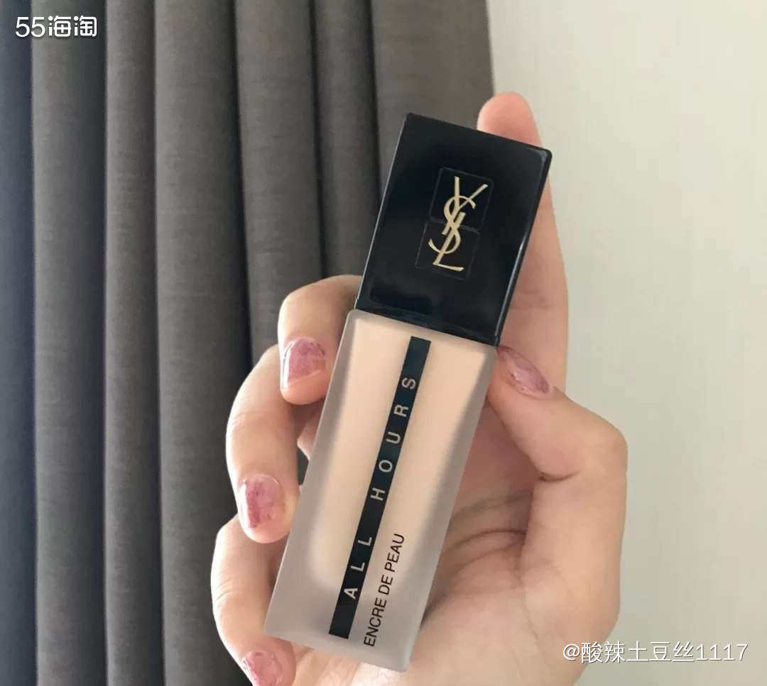 恒久更适合油皮和混油皮使用，刚上脸妆感较重，这也是高遮瑕粉底