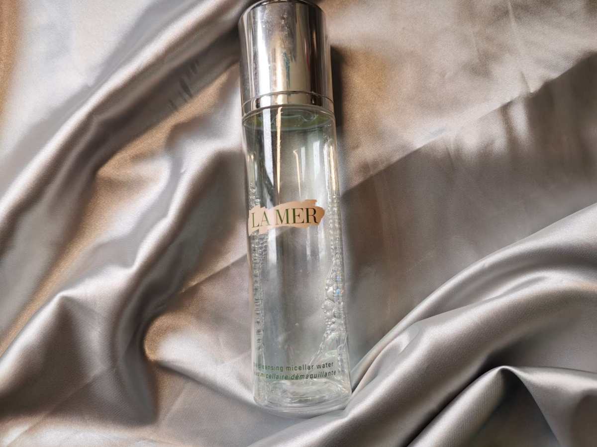 ✅腊梅卸妆水，入手这个卸妆水纯粹是为了凑单，所以就买了一瓶。