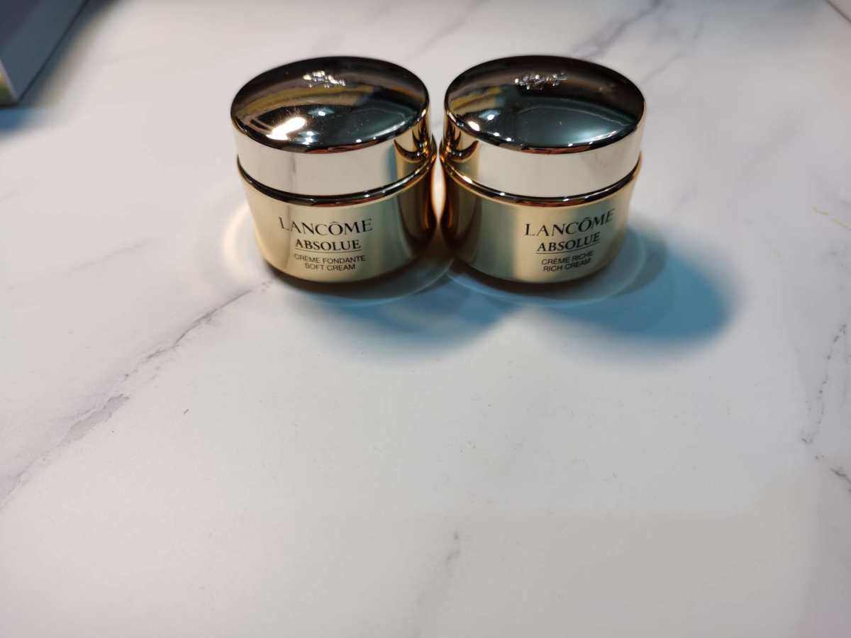 ✅兰蔻菁纯面霜属于抗衰老系列的面霜，走的就是适合轻熟龄肌肤的