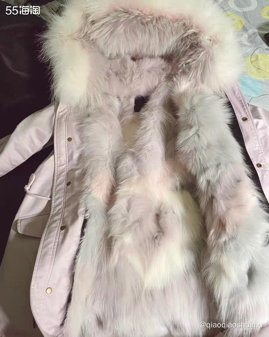 年纪越大越怕冷，今年前后入了两件派克服，都是Ozlana的，