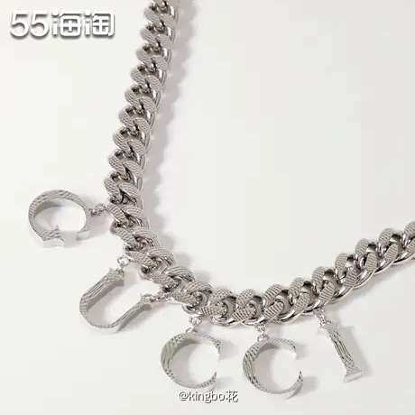🔴GUCCI 大字母银色项链，粗链环与醒目的LOGO，粗狂