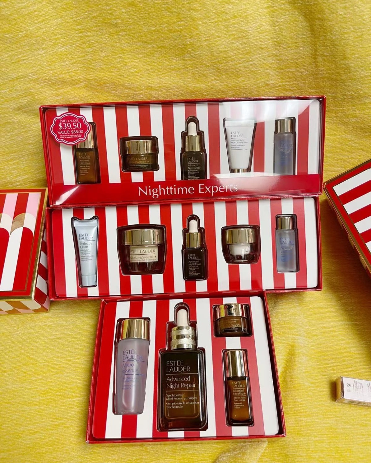 雅诗兰黛圣诞小棕瓶套装，终于到货啦，看这包装好像和去年一模一