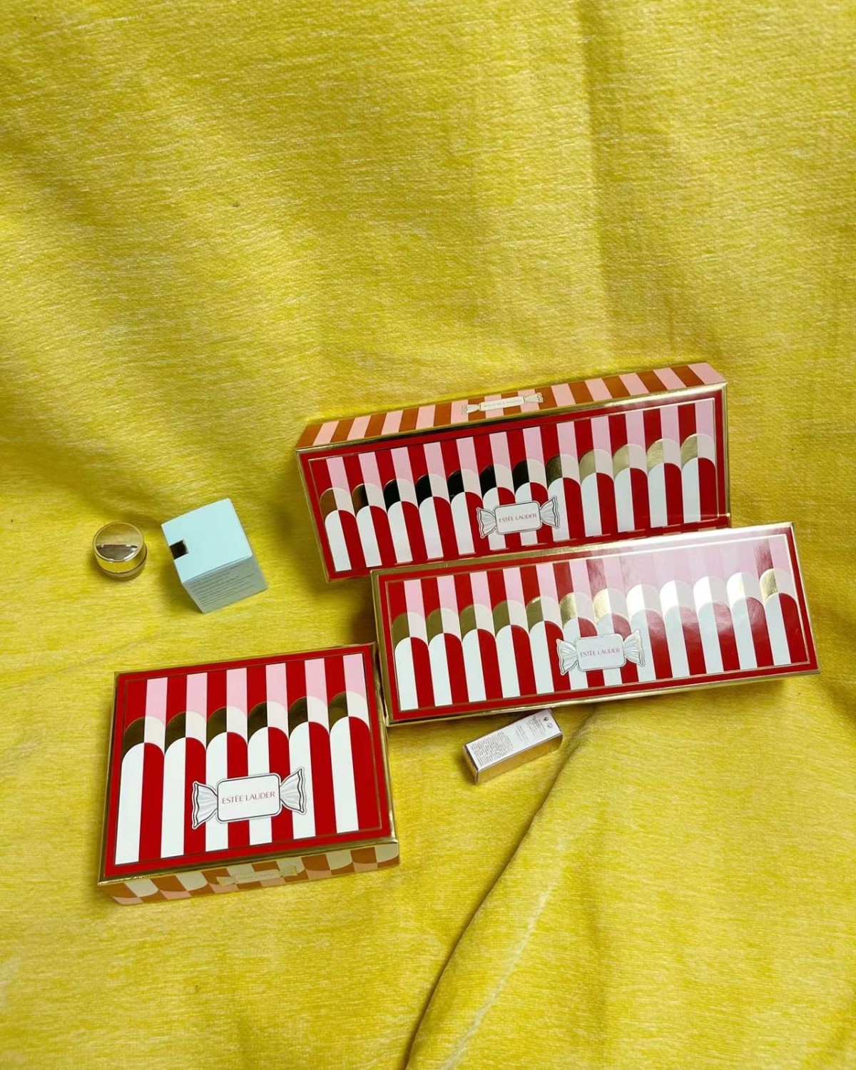 雅诗兰黛圣诞小棕瓶套装，终于到货啦，看这包装好像和去年一模一