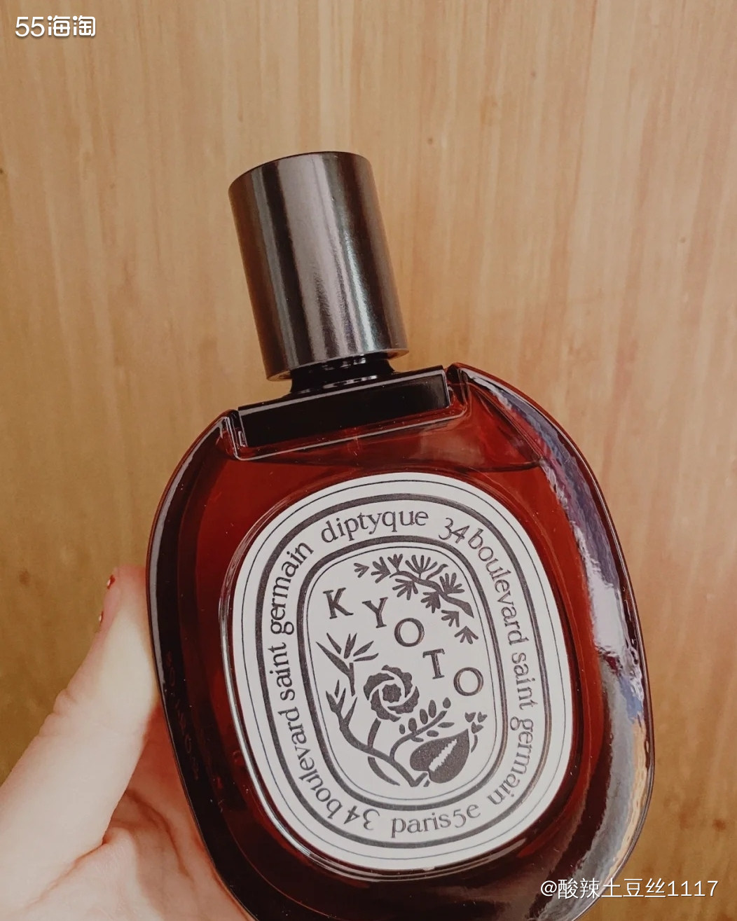 有时候人都有自己特别喜欢，有人喜欢闻花香，有人喜欢买东西，有