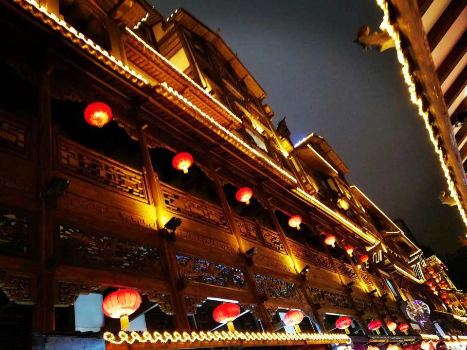 👋黑色大衣我买过好几件了，这件是西装领的，买了已经好久了，