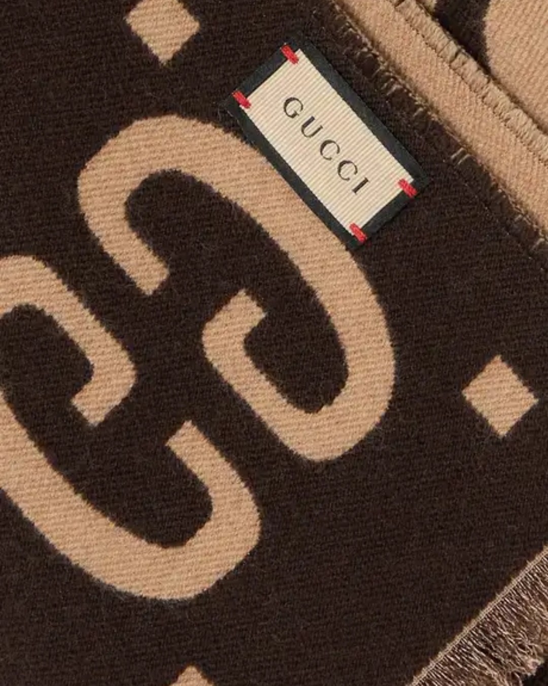 ✅寒冬了，外面寒风呼啸，围巾必须用起来呀，御寒效果杠杠的。 