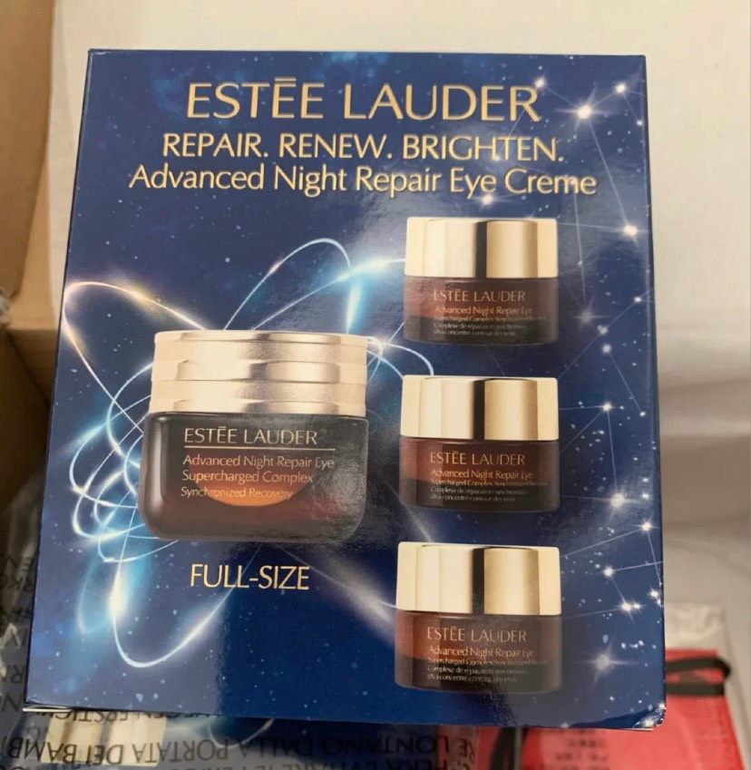 💢雅诗兰黛家的礼盒真的挺多的，几乎每个月他们家都会上新一些