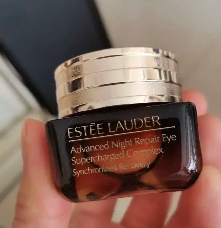 💢雅诗兰黛家的礼盒真的挺多的，几乎每个月他们家都会上新一些