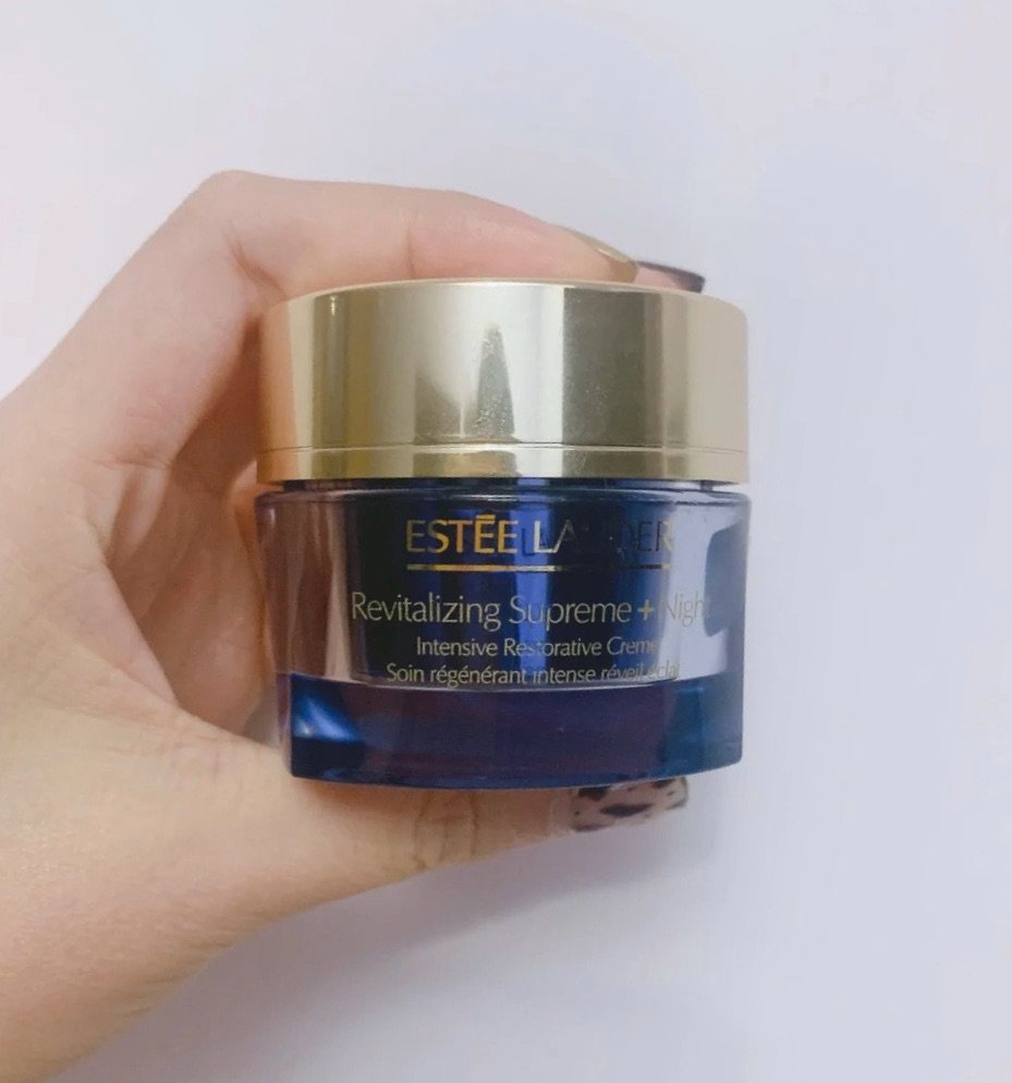 第一款是之前介绍过的日本晓姿面霜。这款面霜价格小贵，30ml