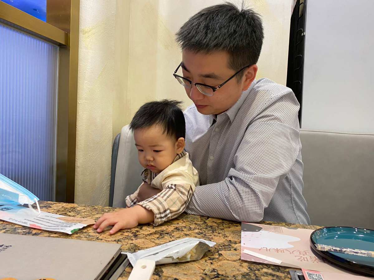 🌟翻照片的时候看到了这个照片，老杨的生活很乏味，老杨的衣服