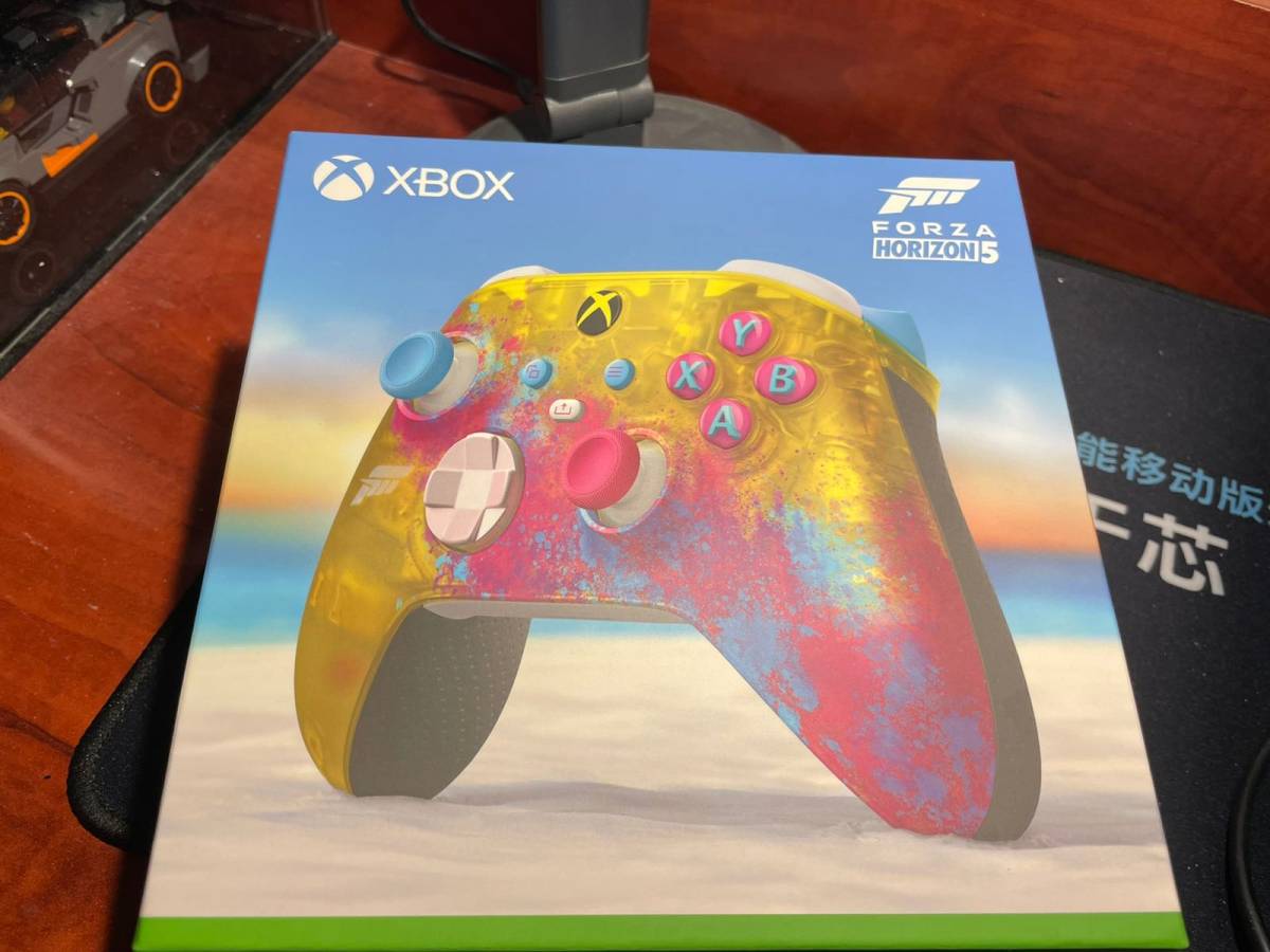 因为地平线5手柄限量的缘故在加上只有外版有DLC。机缘巧合看