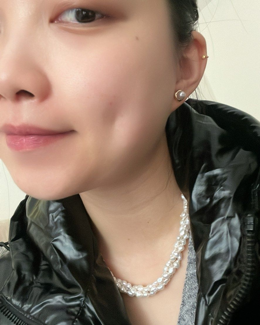 今天介绍一下我佩戴的项链，这串项链是淡水的keshi珠，也被