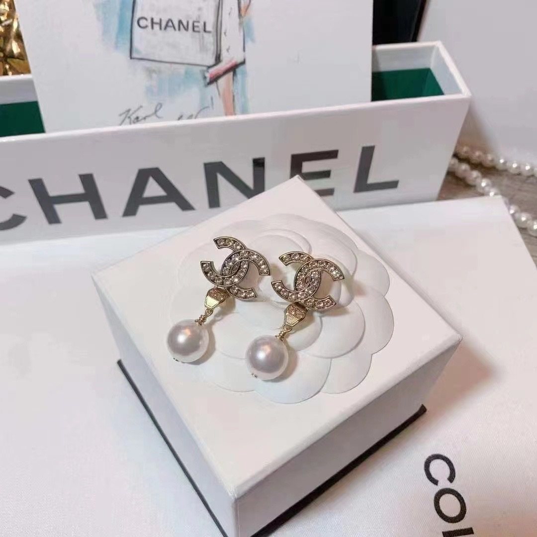 国内现货chanel 复古双c 珍珠吊坠耳钉  带盒好价💰