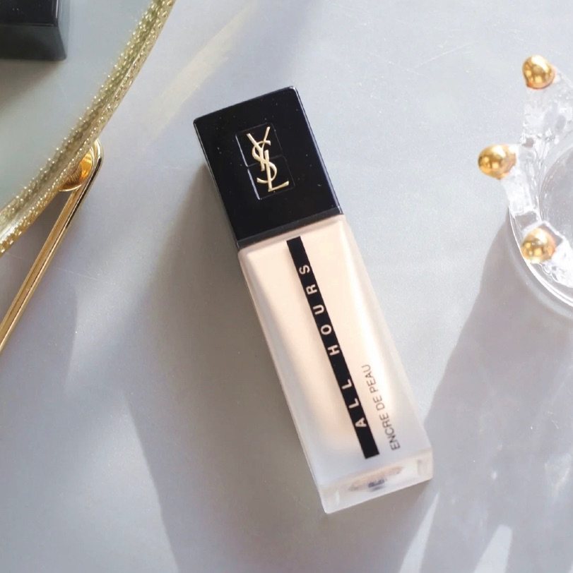 ☝️去LF买ysl恒久持妆粉底液，持久滋润色号齐全  🔖y