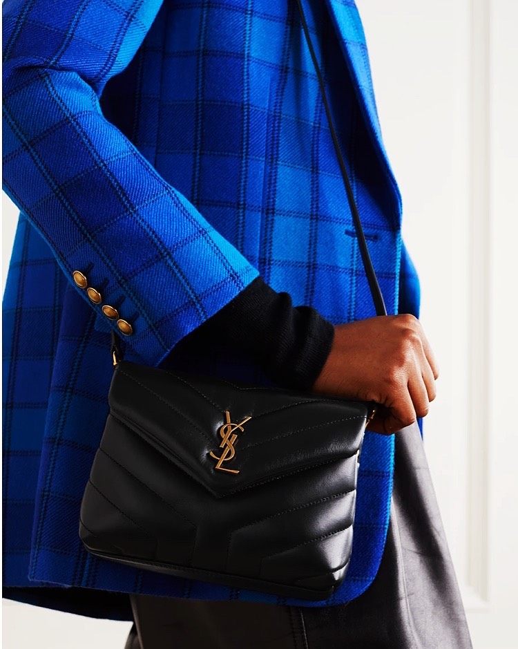 🌼 YSL Loulou的单肩包是致敬了品牌创始人与 Lo
