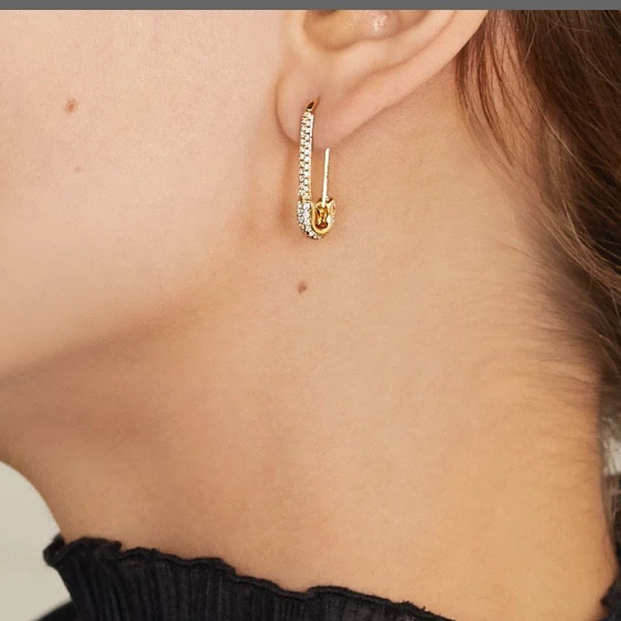 🌟 都说珠宝是女人的好朋友，一份璀璨夺目的礼物一定会让她的