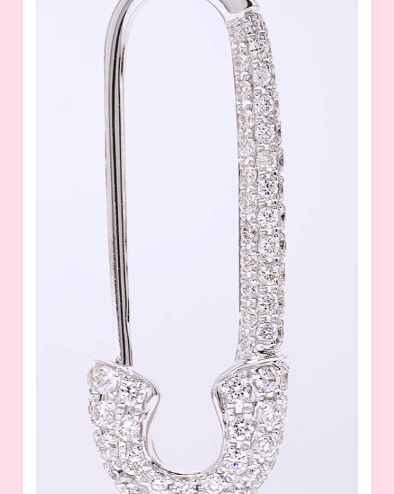 🌟 都说珠宝是女人的好朋友，一份璀璨夺目的礼物一定会让她的