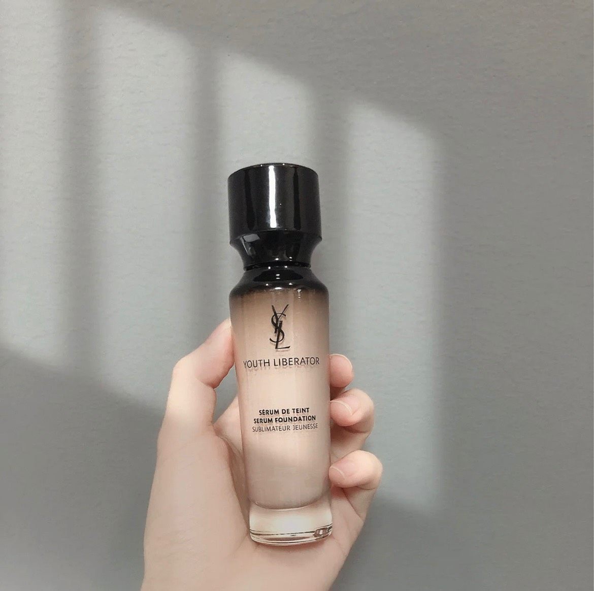 百搭粉底液，用运通卡去LF购买ysl逆龄粉底液  🎈ysl