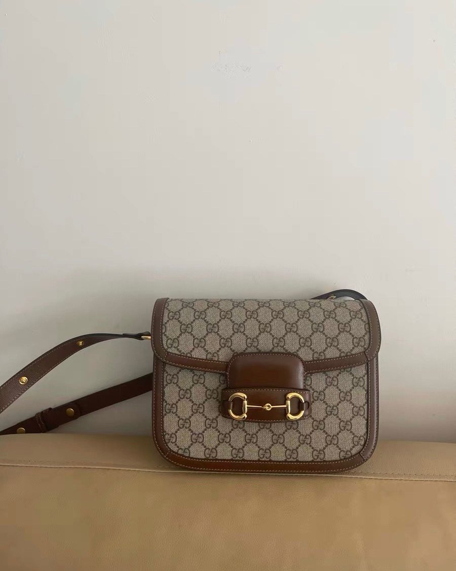 🌼 Gucci 1955是旧时光的证据，它一个既有古典主义