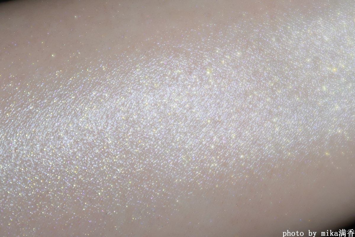 为了明年夏天准备了个身体高光油 colourpop旗下的SO