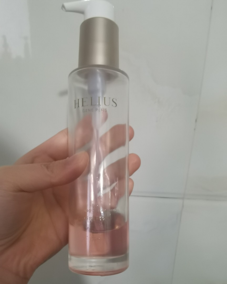 👋这是我第一次用的卸妆油，选择了赫丽尔斯卸妆油，感觉量蛮少