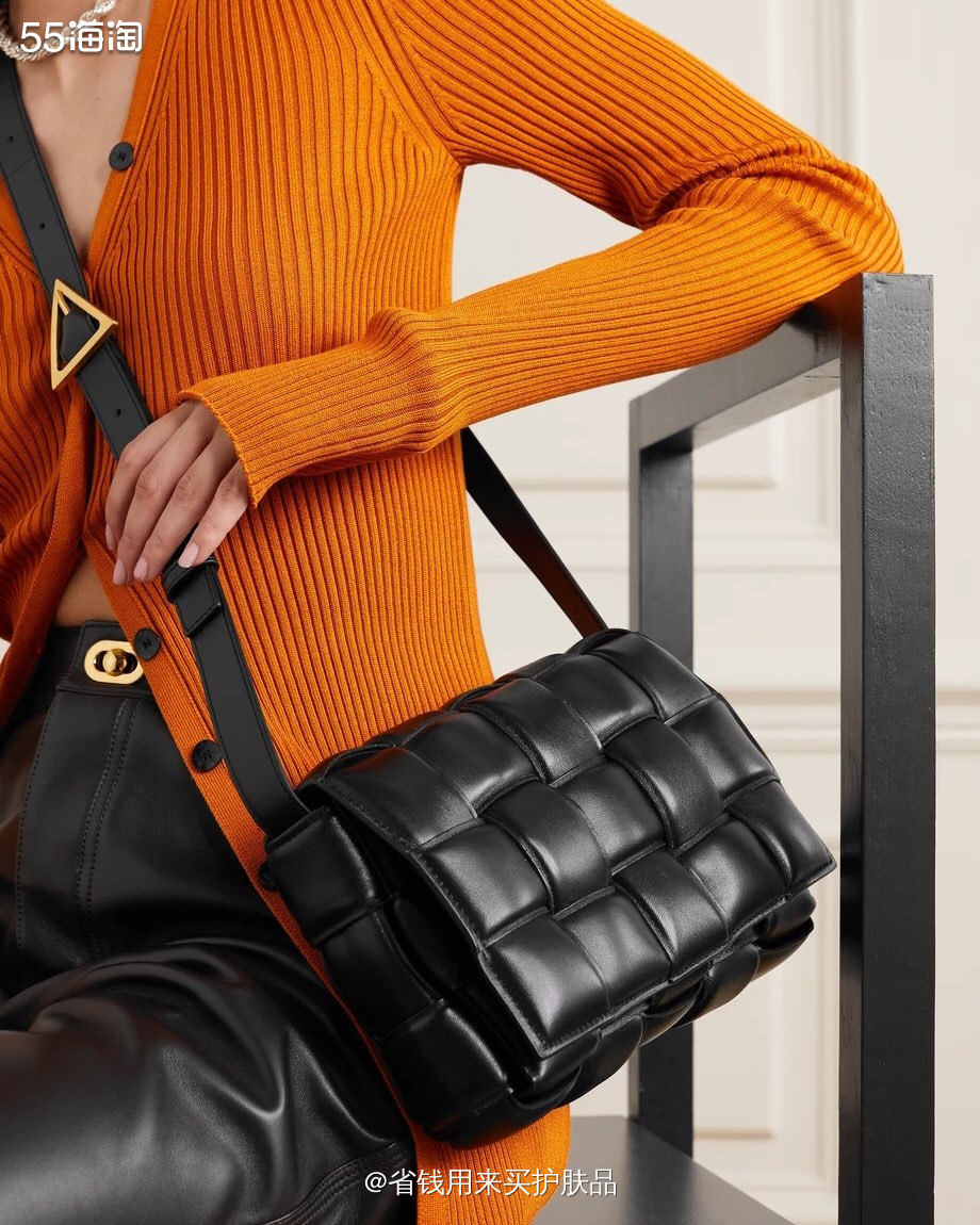 Bottega Veneta皮革单肩包！饱满而又有质感，高达