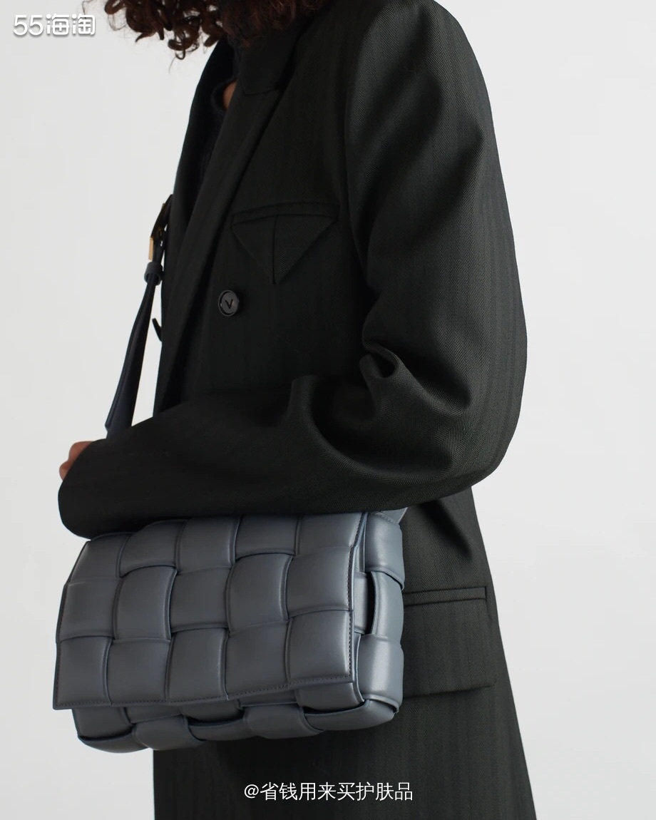 Bottega Veneta皮革单肩包！饱满而又有质感，高达