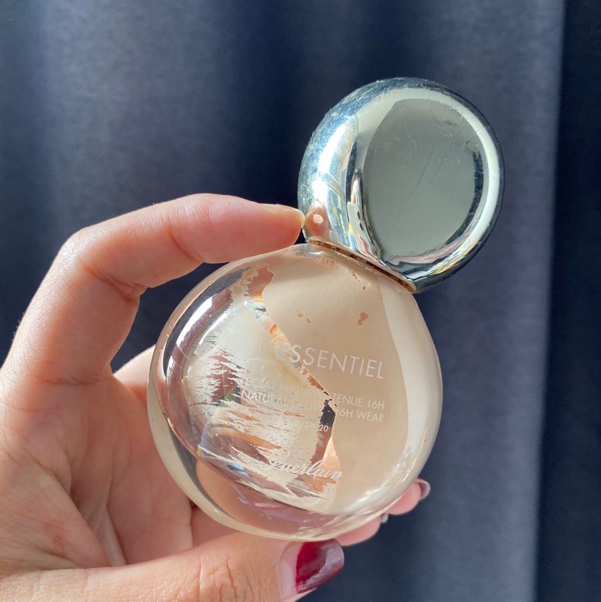 ♥️2022年如果有运通我一定要买一瓶娇兰小灯泡粉底液。  