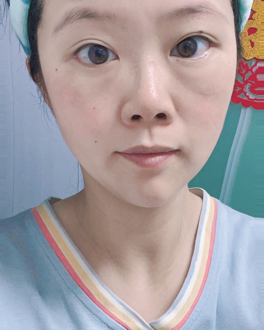 本人是高度近视，900+，用过无数隐形眼镜和美瞳。对隐形眼镜