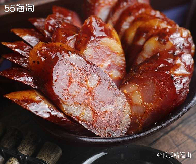 🍑提起过年，怎么能少得了香肠？在很小的时候，每年腊月，妈妈