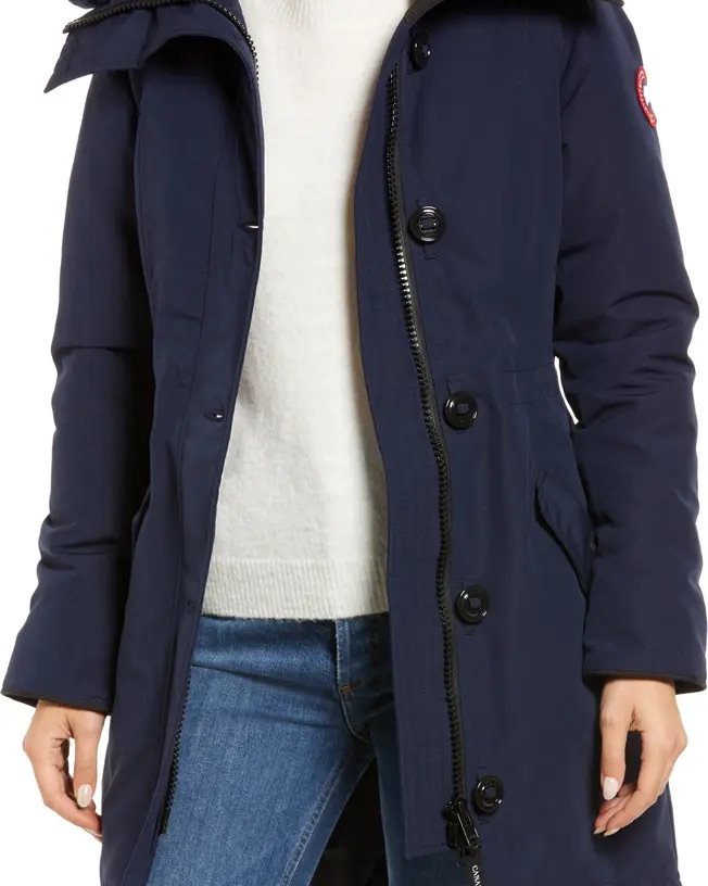 一直关注ND 女款canada goose ，想买个红色。 