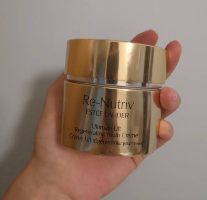 ♥️2022年计划用运通卡去买雅诗兰黛白金面霜。  ⭐️⭐️