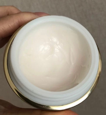 ♥️2022年计划用运通卡去买雅诗兰黛白金面霜。  ⭐️⭐️