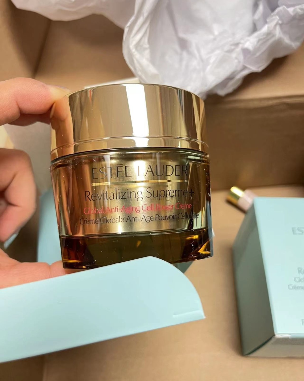 雅诗兰黛多效智妍面霜有两种：滋润版和清爽版  power c