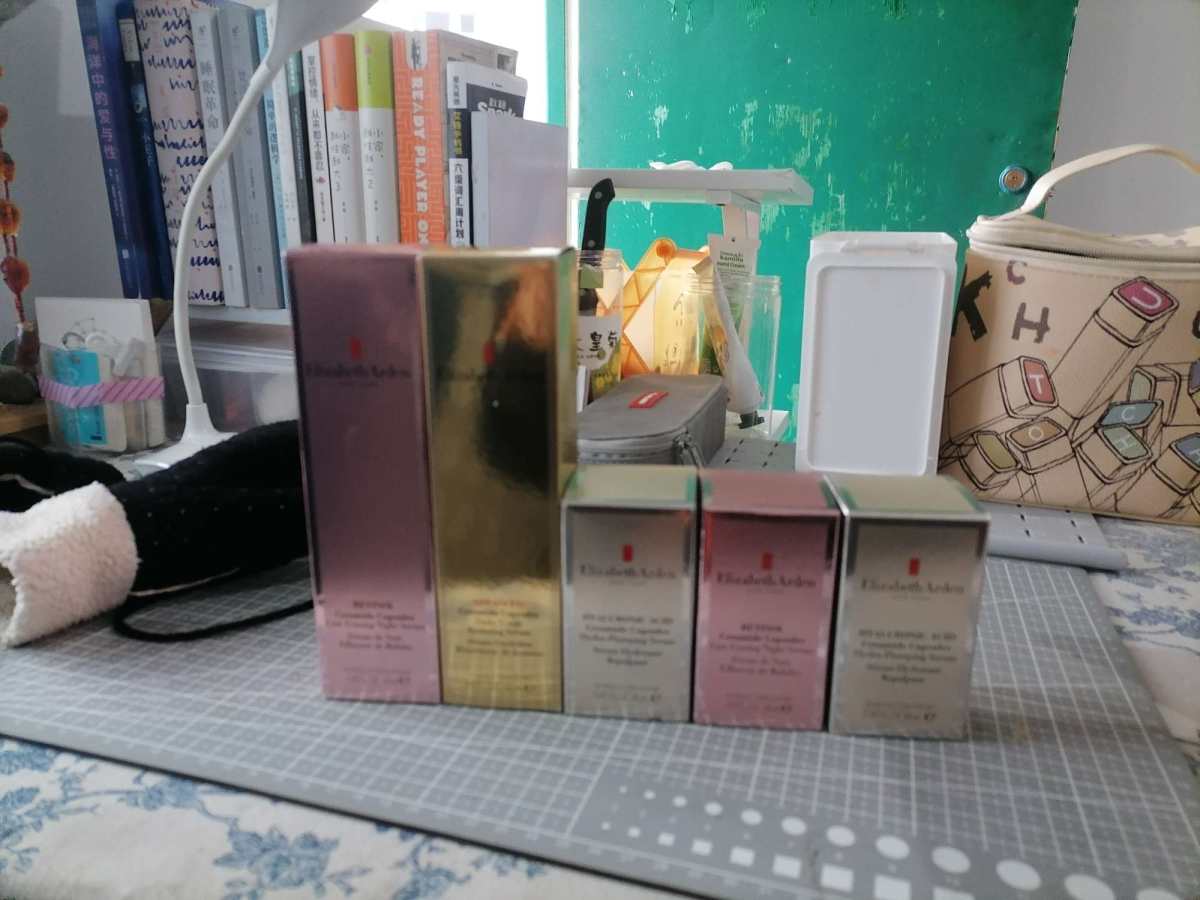 我第一次接触雅顿的胶囊是在淘宝买的，760买60粒送63粒。