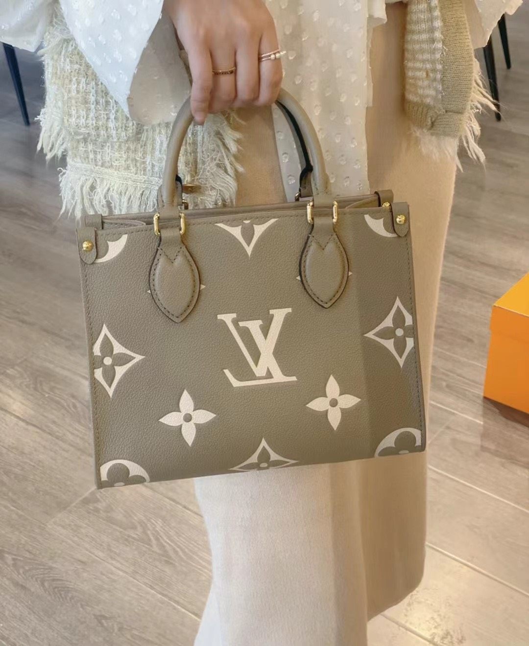 国内现货  LV 新款 全皮大象灰tote 小号   美炸了