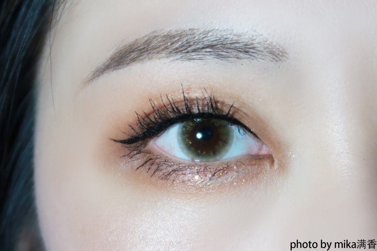 去年工作稳定下来，通勤妆就画得很多 双色眼影是我工作日的不需