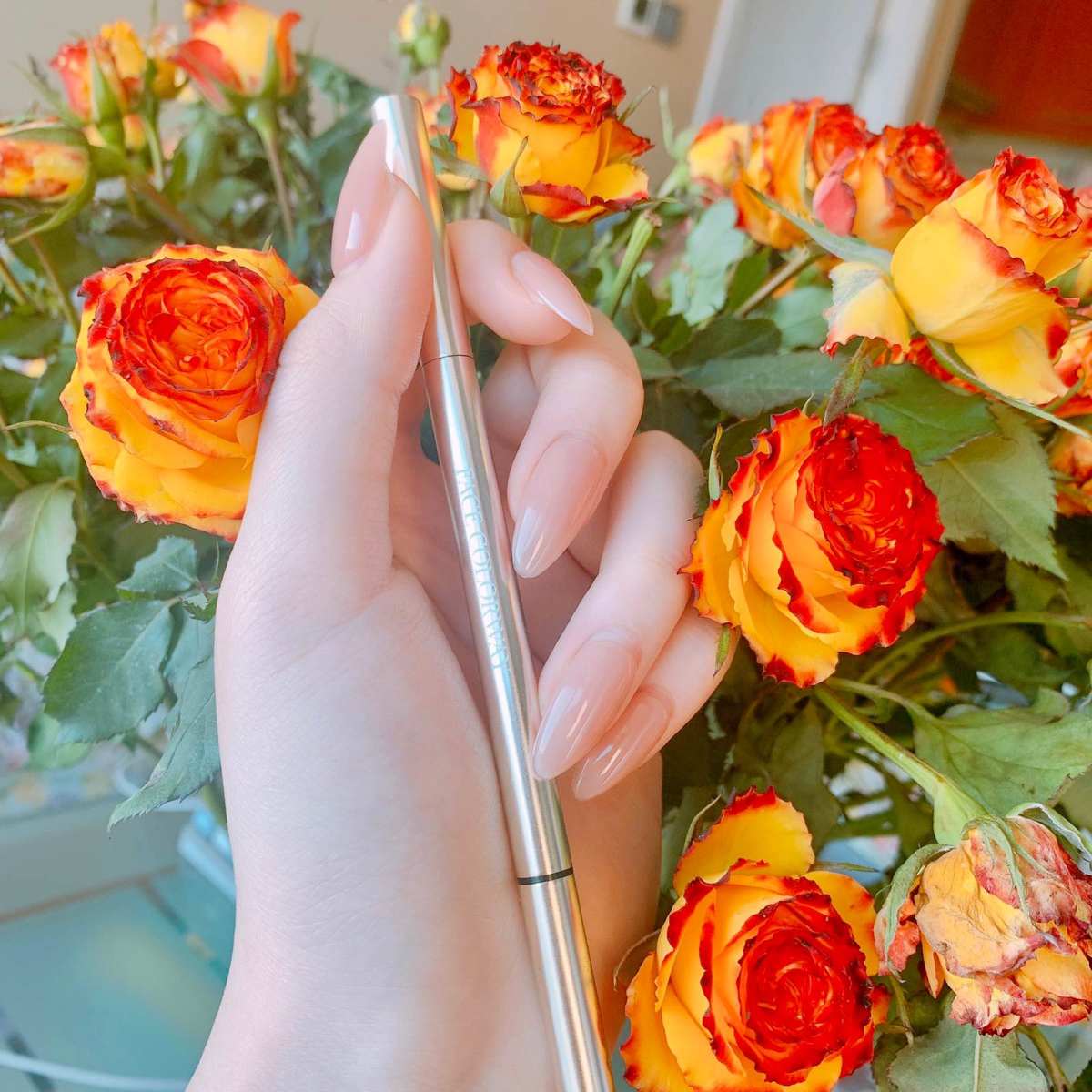 去年工作稳定下来，通勤妆就画得很多 双色眼影是我工作日的不需