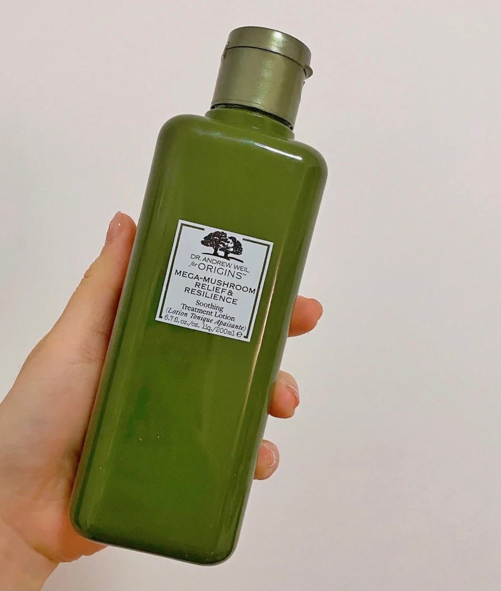 悦木之源的菌菇水我真的是回购了几次了，今年一年基本上都在用它